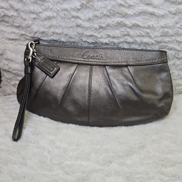 Coach Metallic Leather Wristlet EUC - Picture 1 of 8